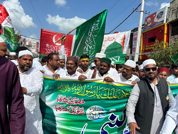 మిలాద్-ఉన్-నబీ ర్యాలీలో అచ్చంపేట ఎమ్మెల్యే డాక్టర్ వంశీకృష్ణ; శాంతి, సహనం పాటించాలని విజ్ఞప్త�